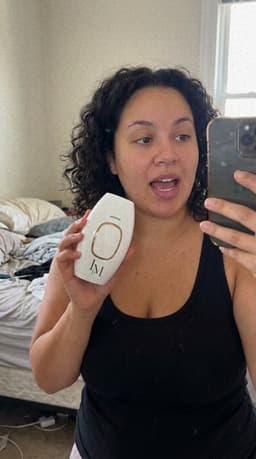 Customer mirror selfie with Lumimor IPL